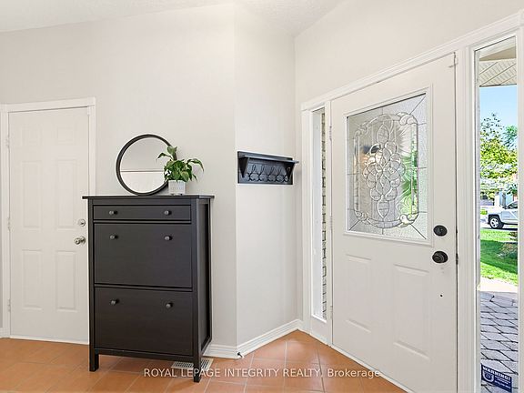 5th image of 116 Springcreek Cres