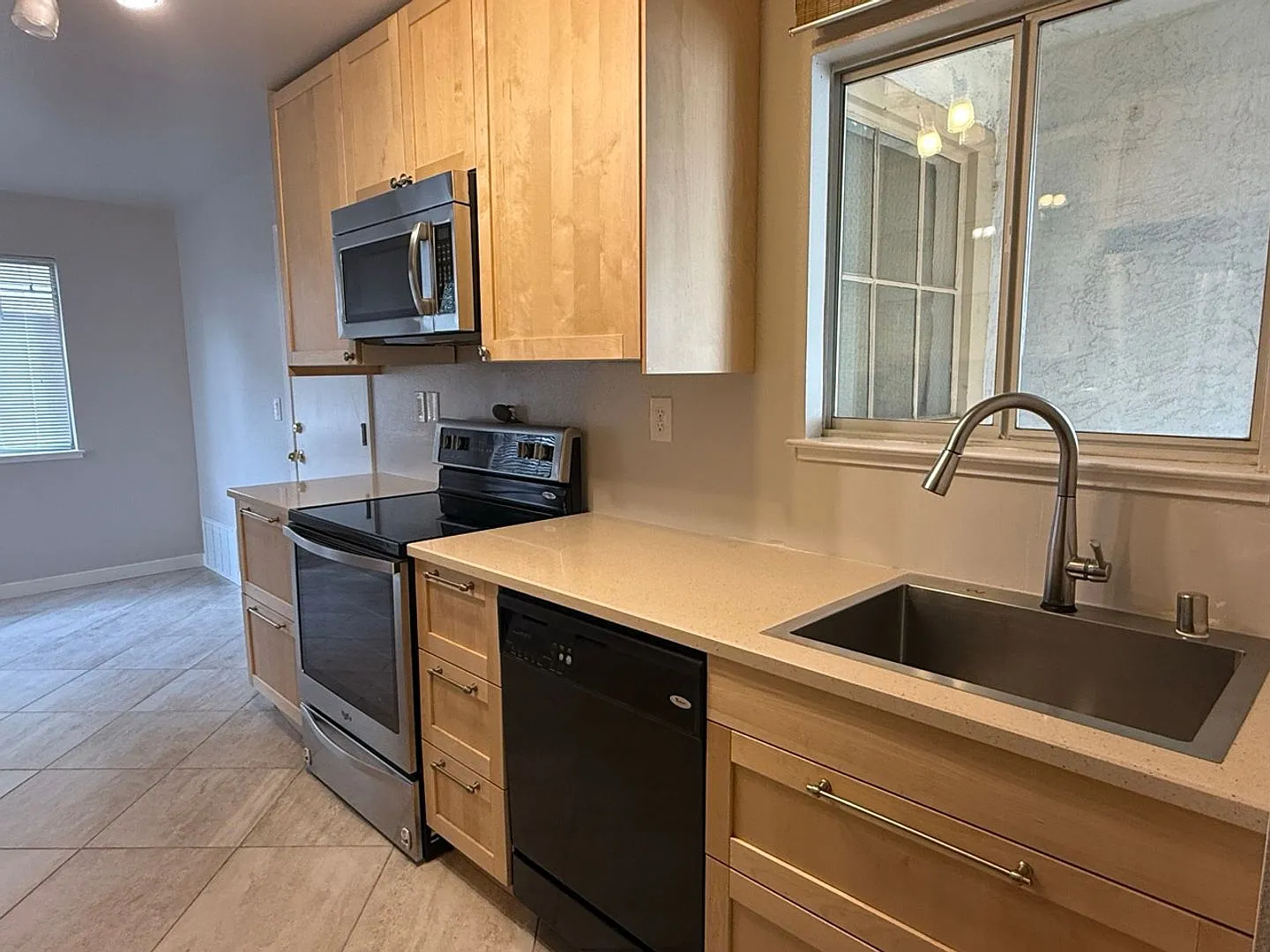 Tastefully Updated 3 Bedroom 2 Bath San Jose Home — Photo 2