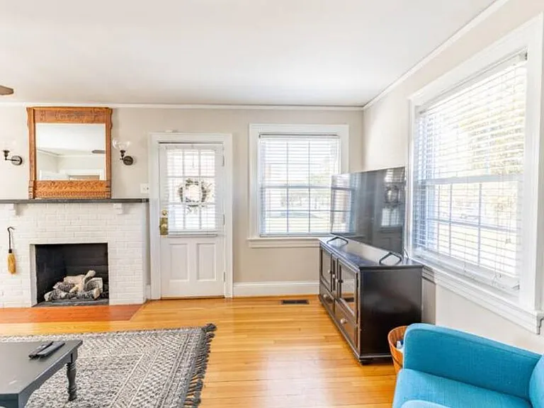 4880 Fort Ave — Photo 10
