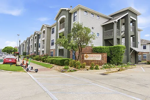 Villas on Sixth Apartment Homes Photo 1