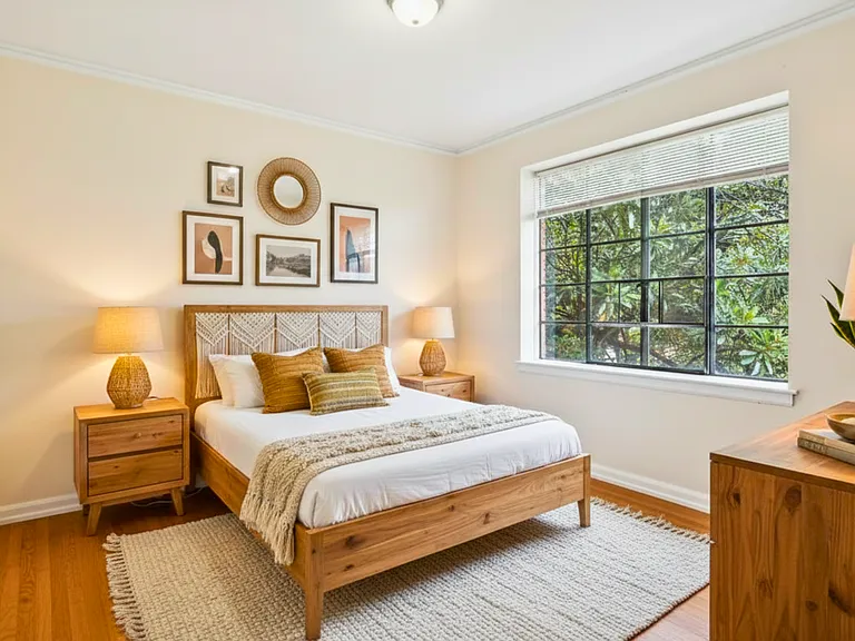 Cameron Court Apartments — Photo 7