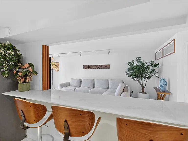 2401 Collins Ave #1406 — Photo 18