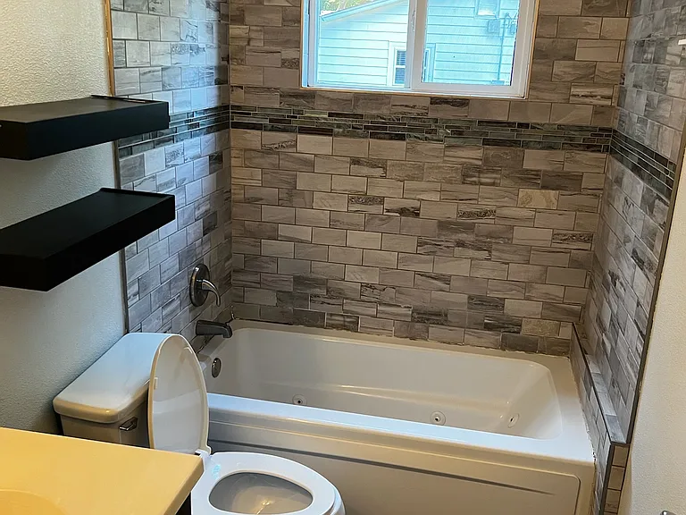 650 S Ray Ave — Photo 11