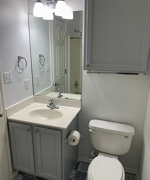 121 Cypress Ct — Photo 6