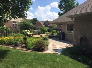 454 Southcreek Dr S, Indianapolis, IN 46217