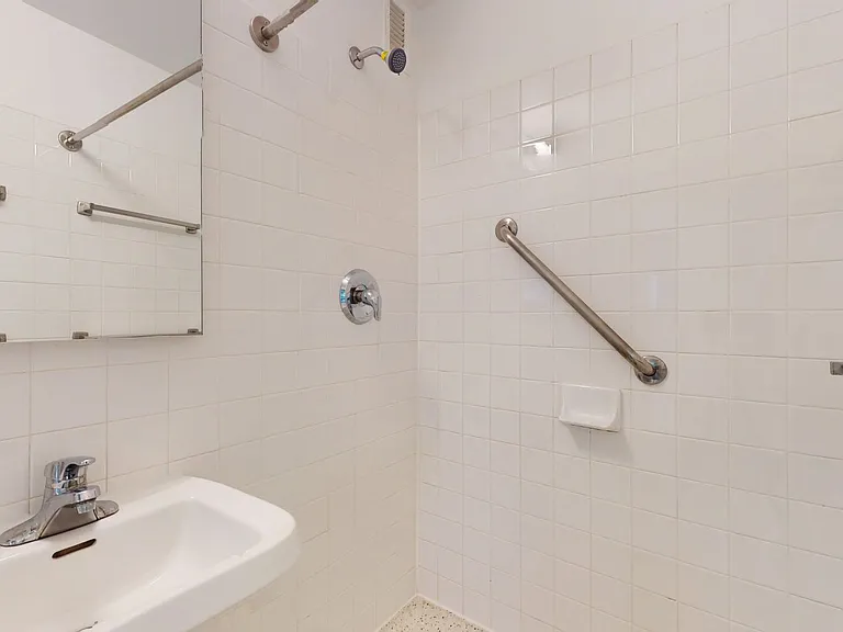 1400 E. 57th Street — Photo 94