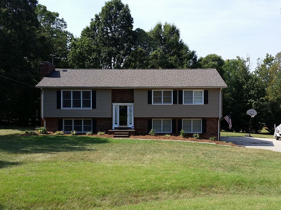 1st image of 106 Windemere Dr