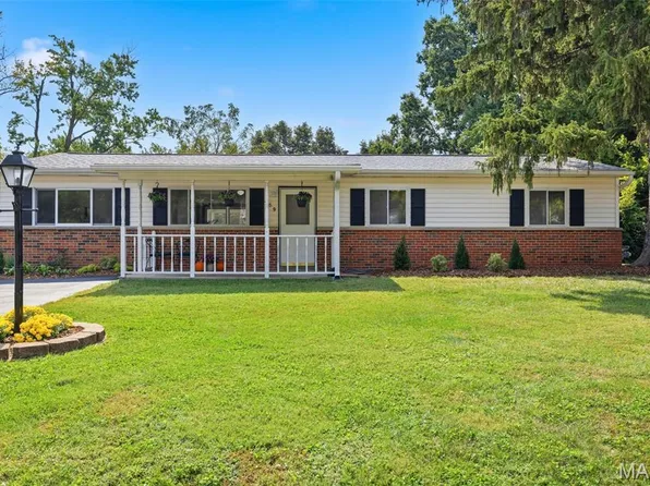 259 Ramsey Ln, Ballwin, MO 63021
