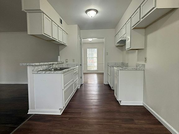 2nd image of 5512 Cottonwood Rd