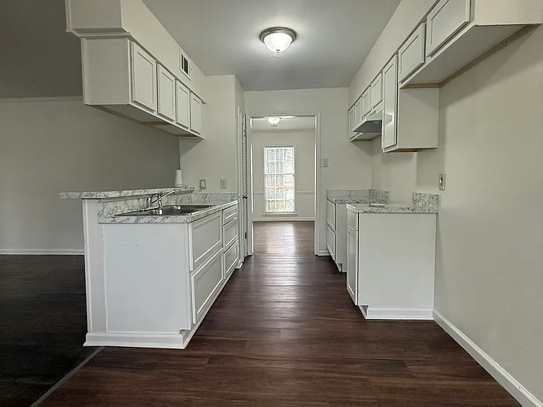 5512 Cottonwood Rd — Photo 2