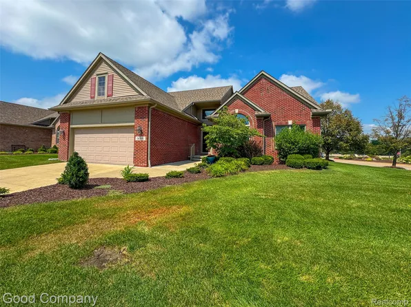 36100 Fairway Dr, Livonia, MI 48152