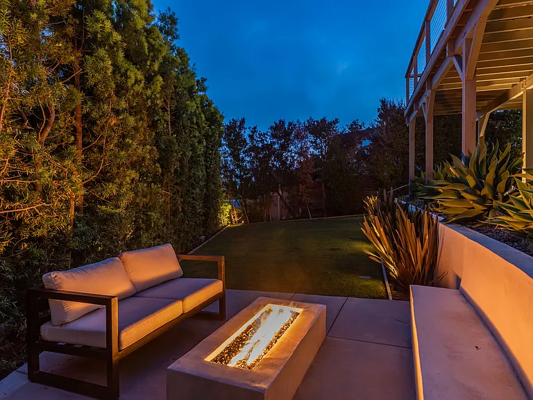 3104 Grove St — Photo 48