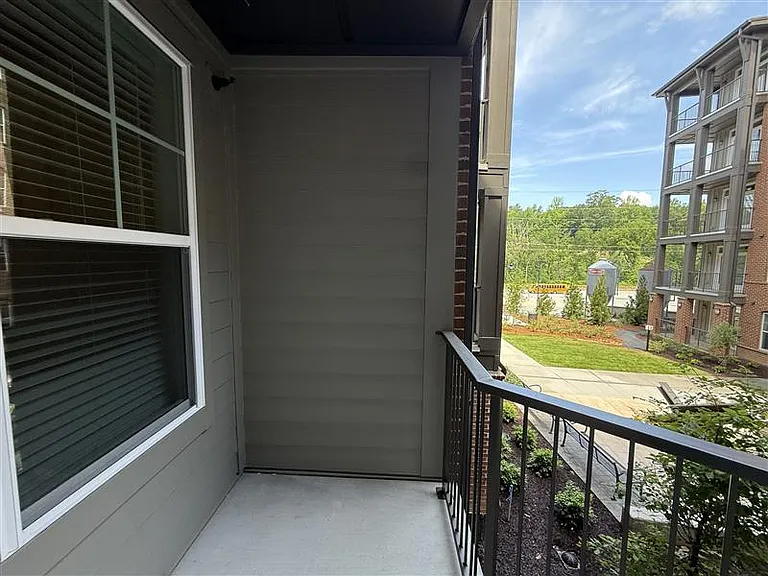 District on the Etowah Apartments — Photo 1046