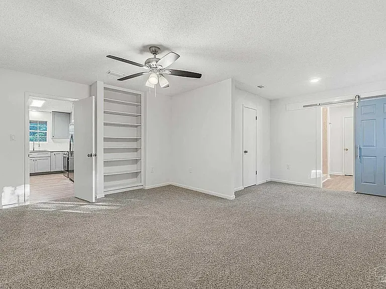 910 Whisperwood Ln S — Photo 22