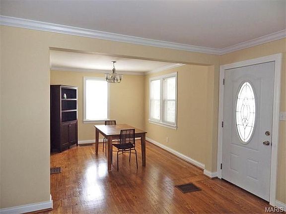 5th image of 2210 Wismer Ave