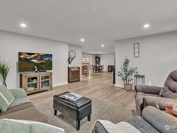 5th image of 30435 153rd Avenue SE
