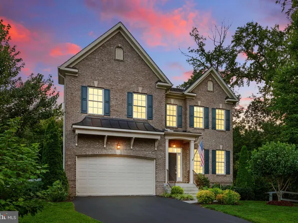 7729 Pohick River Dr, Lorton, VA 22079