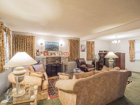 4th image of 2307 Crestlawn Ave