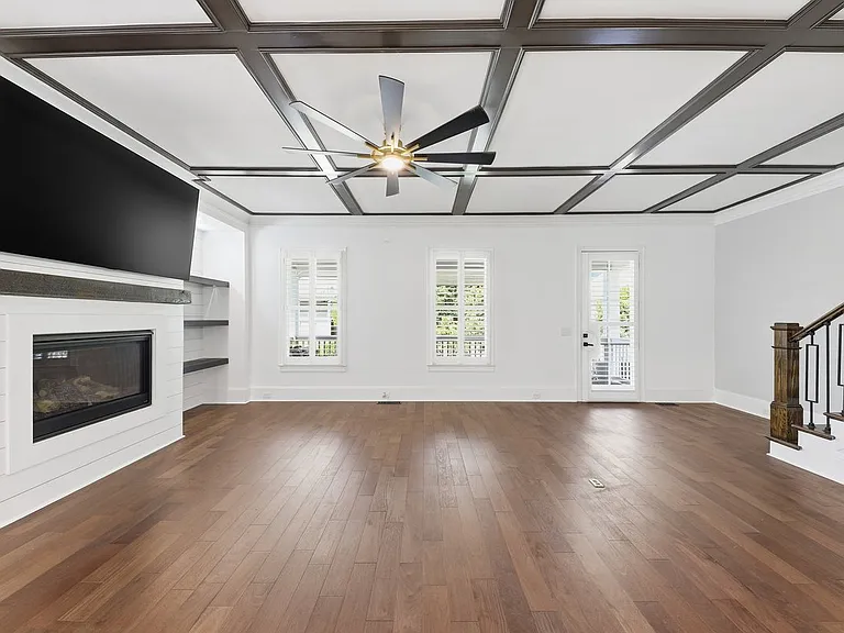 209 Highland Park — Photo 11
