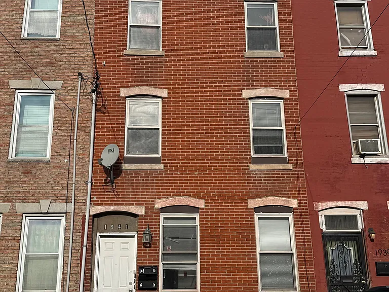 1941 Wharton St #1F — Photo 1
