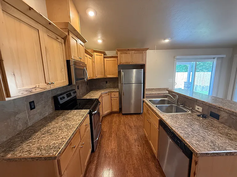 2652 N Maple Grove Rd — Photo 4