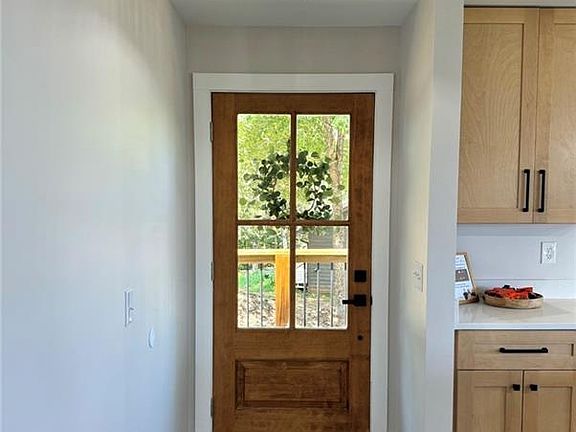 4th image of 1568 Harris Ridge Rd