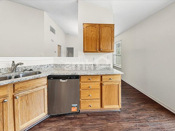 4th image of 1070 Halifax Ln