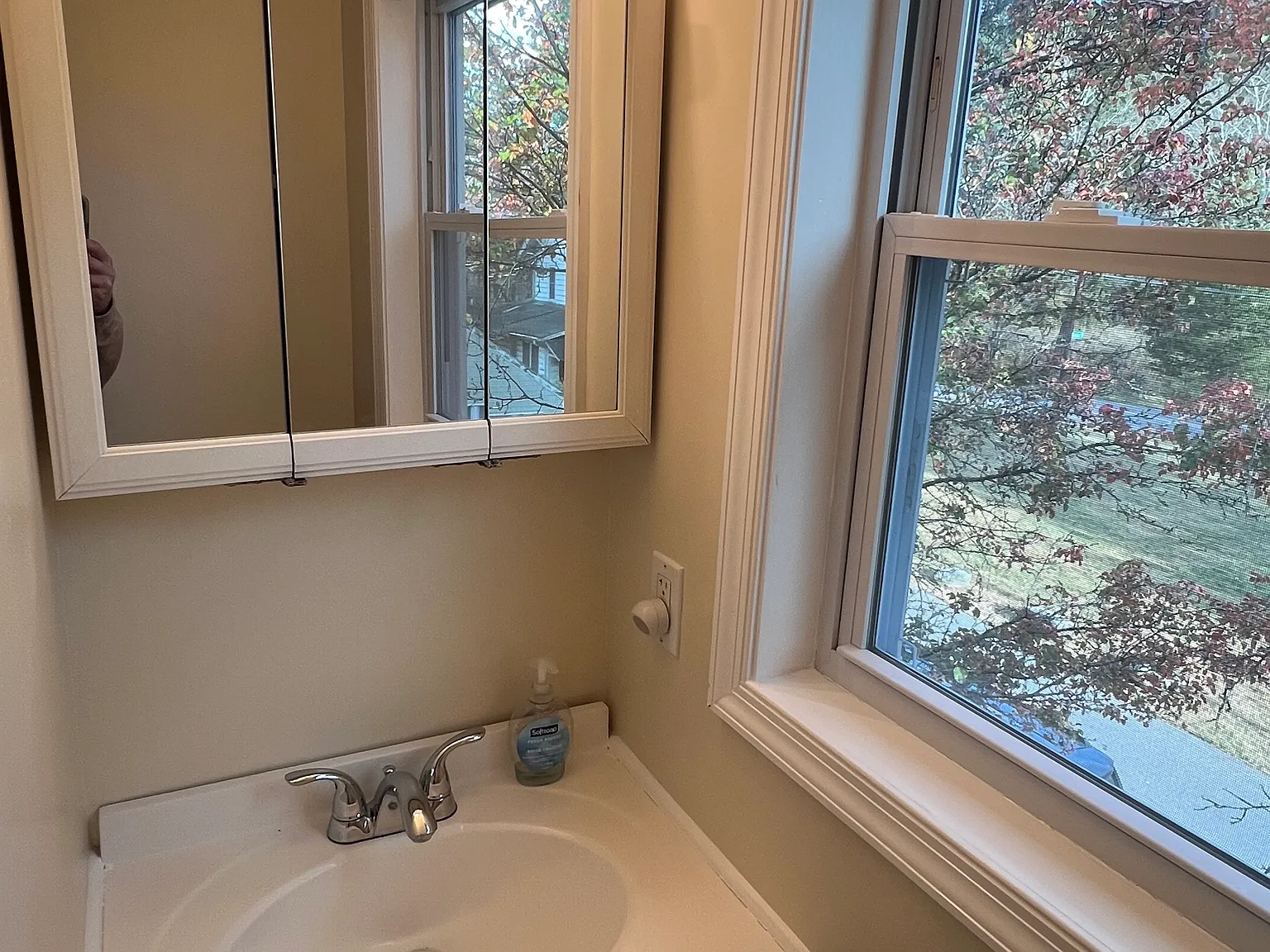 3 bed, 1100 sqft, $1,625 — Photo 2