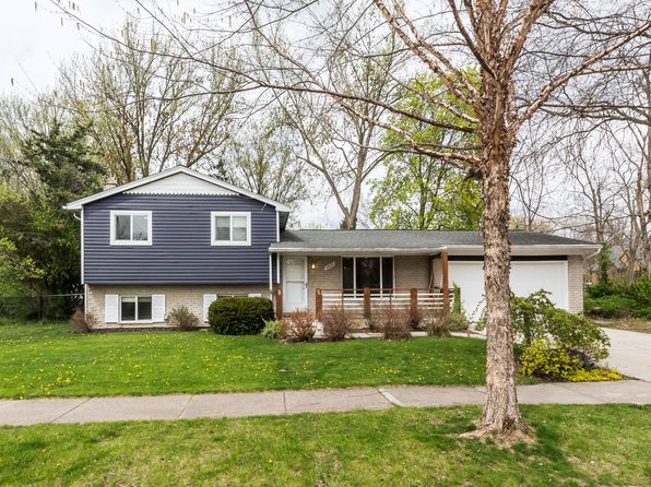 2608 Lookout Cir, Ann Arbor, MI 48104
