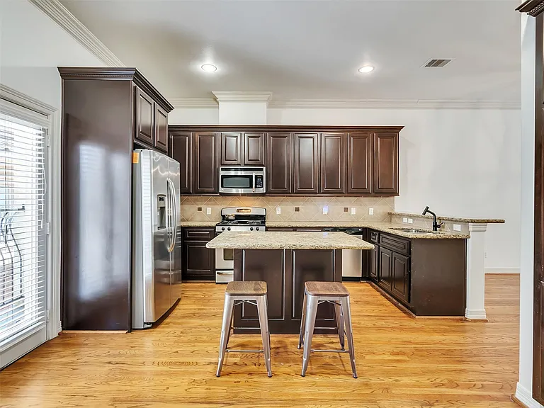 2540 Prospect St #B — Photo 8
