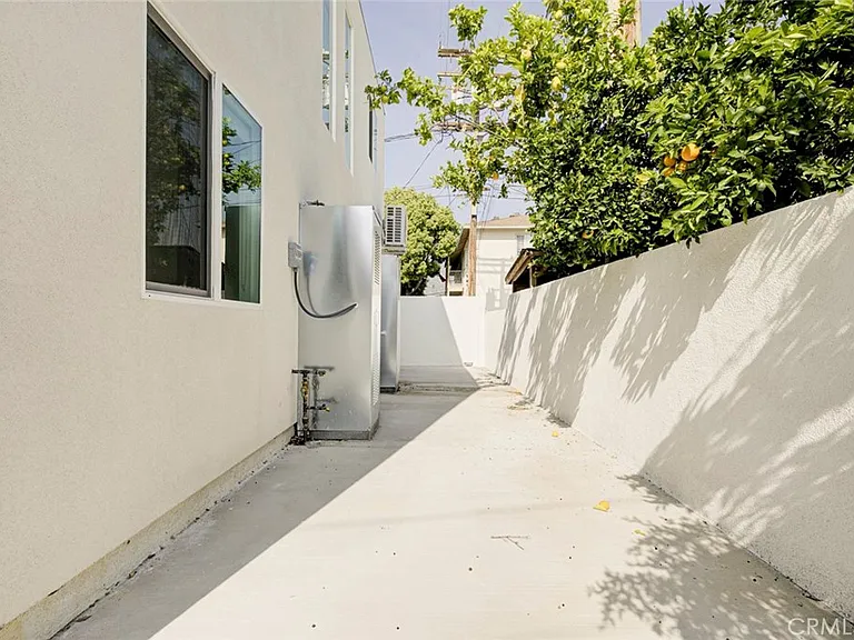 1070 Allen Ave #D — Photo 20