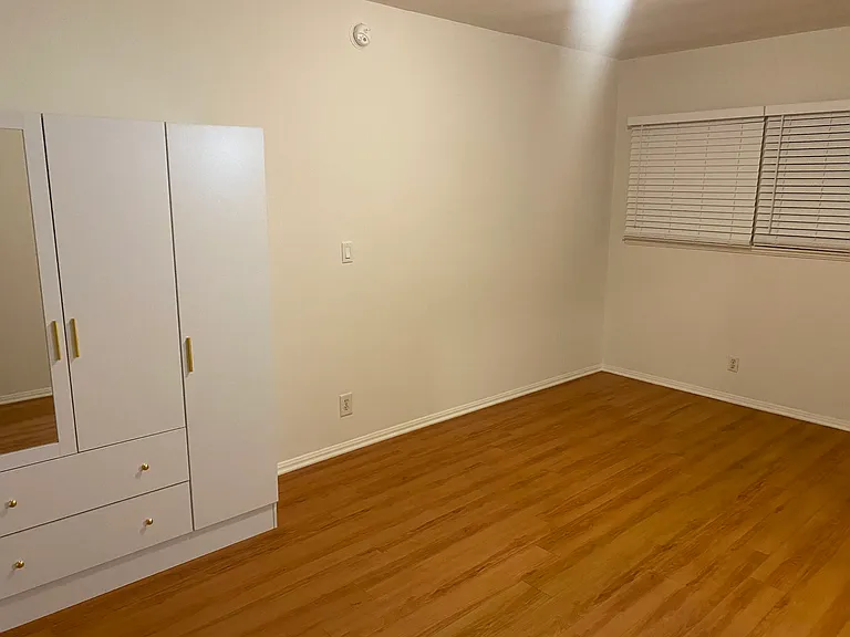 6725 Yucca St — Photo 7