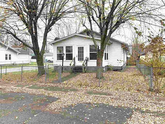 3rd image of 1633 Irvin St
