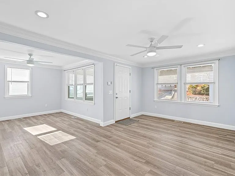 37 Tyndall Ave — Photo 3