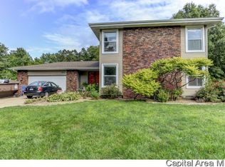 2612 Arrowhead Dr, Springfield, IL 62702