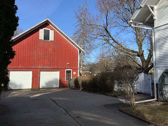 2nd image of 403 Rhodes Ave