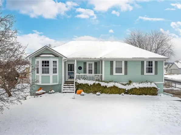 4902 Harkness Ave, Kansas City, MO 64136