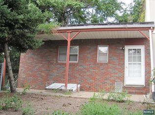 257 Westervelt Pl, Lodi, NJ 07644