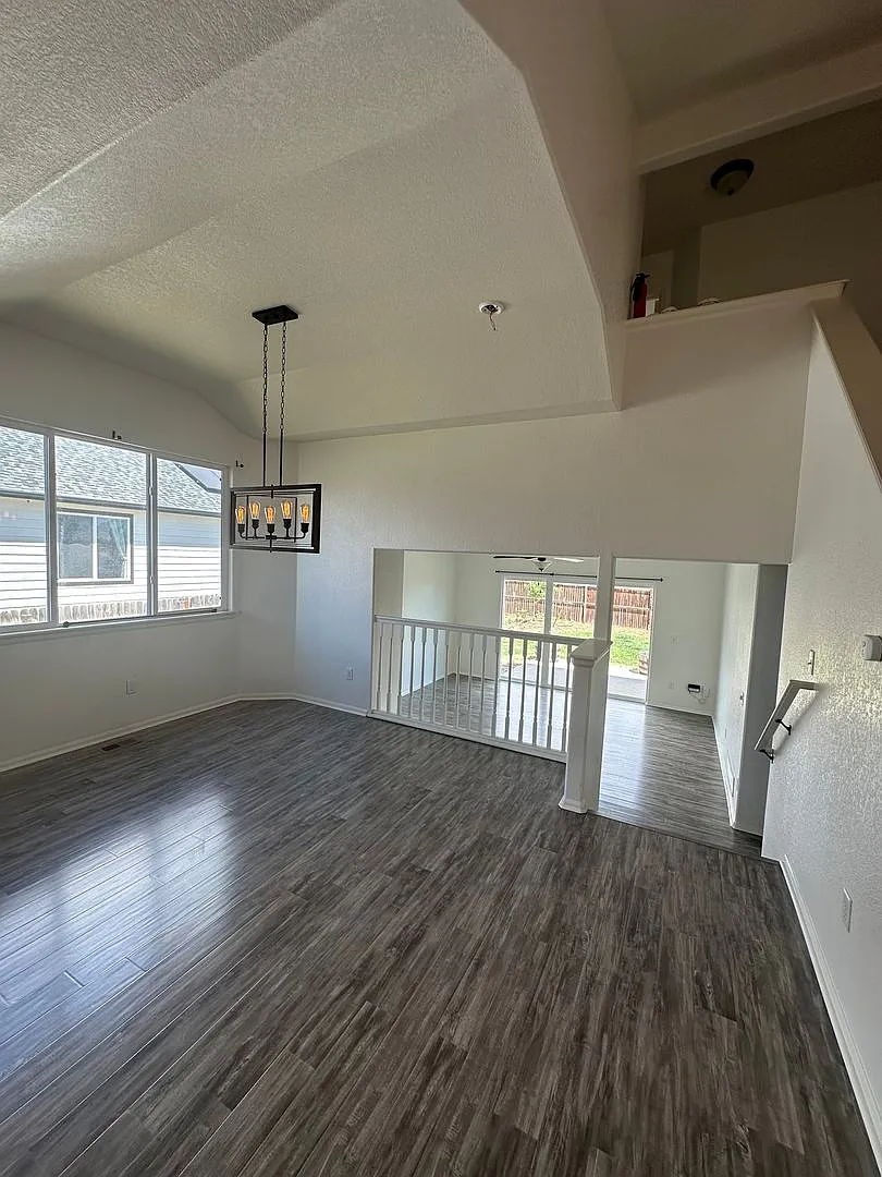 Beautiful 3 Bedroom single family home in Milliken — Photo 4