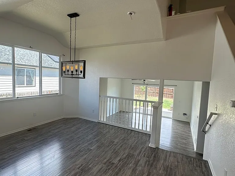 301 W Cottonwood St — Photo 4