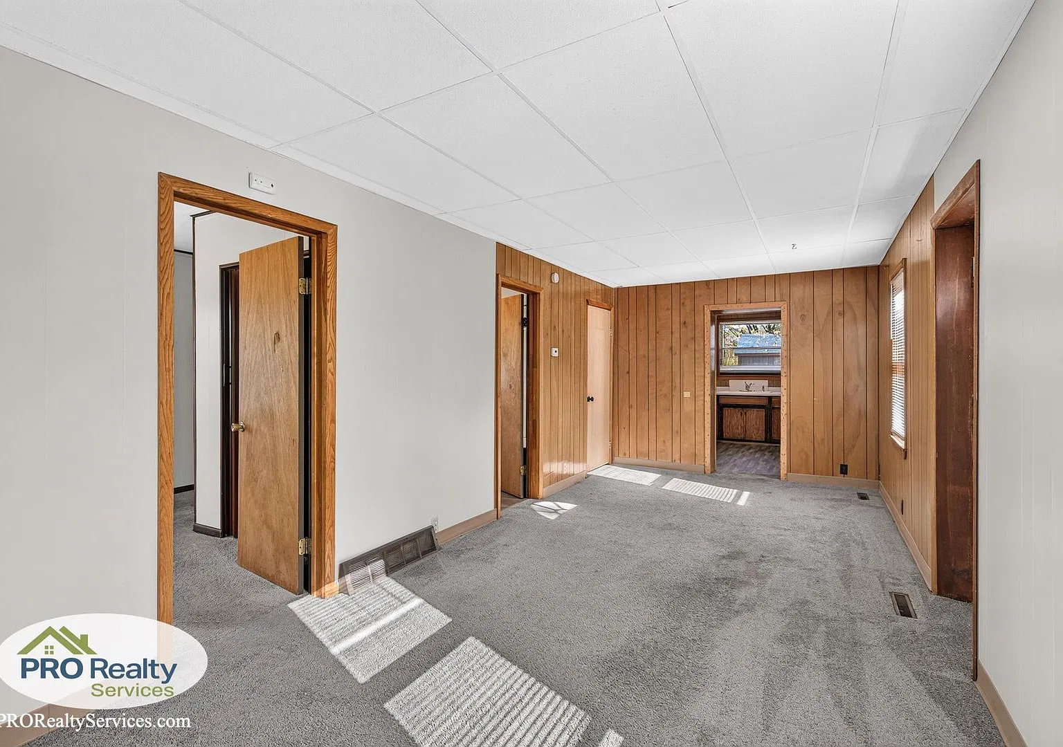 2 Bedroom Home Conveniently Located Between Woodbury and West St. Paul! — Photo 3