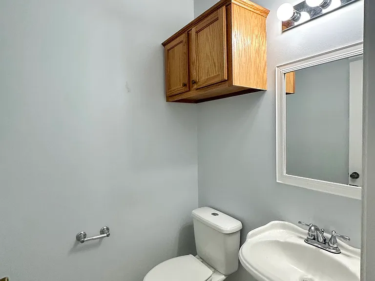 109 Evelyn Dr — Photo 7