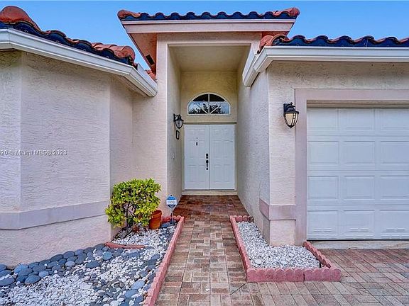 4th image of 7569 Parkside Pl #0