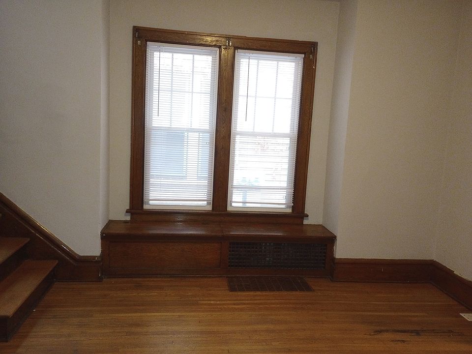 Building Photo 4