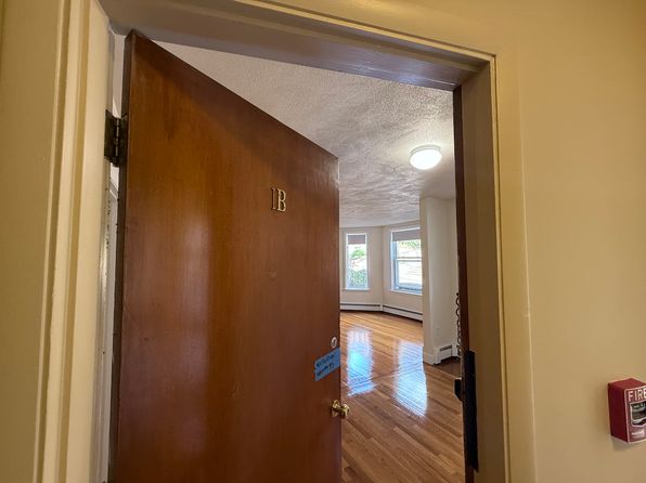 318 Tappan St APT 1