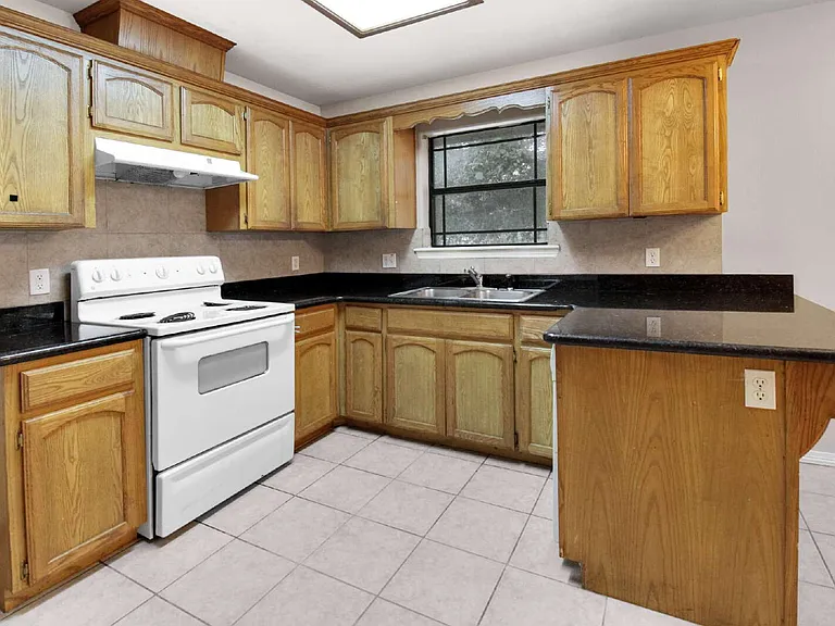 1803 S Horse St #2 — Photo 3