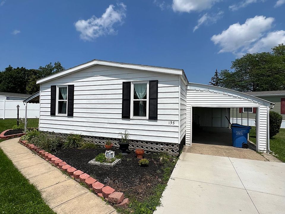 Exterior Image-13-Vindale 135E Pikewood Manor