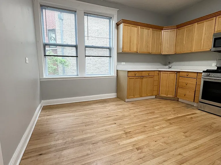 2241 W Cortland St #2 — Photo 3