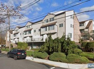 1315 15th St #1315, Fort Lee, NJ 07024