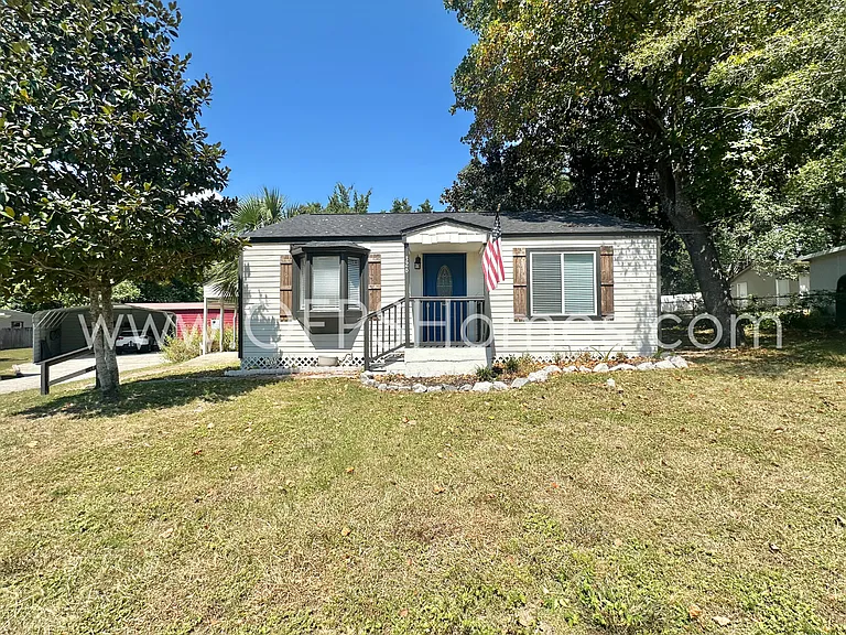 326 Washington Ave — Photo 2